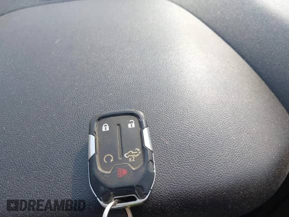 2022 Chevrolet Silverado 1500 LT z VIN 1GCPWCED7NZ139510, wystawiony jako IAAI lot #42414534 z przebiegiem 121 120 mil mil oraz . Historia ofert i sprzedaży dostępna na DreamBid. Obrazek 11.