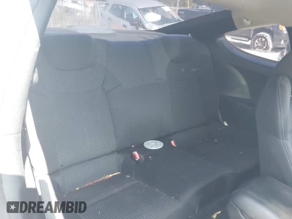 ✅ 2012 Hyundai Genesis Coupe 2.0T • VIN: KMHHT6KDXCU071745 • Lot: 42833359. Wystawiony na IAAI z przebiegiem 108 271 mil. Bezpłatny archiwum sprzedaży aukcyjnych z USA i szczegółowy raport historii pojazdu na DreamBid. Zdjęcie 8.