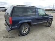 ✅ 1995 GMC Yukon • VIN: 1GKEK18K8SJ717629 • Lot: 50605495. Listed on Copart with 213,582 mi. Free auction sales archive from the USA and detailed vehicle history report at DreamBid. Image 3.