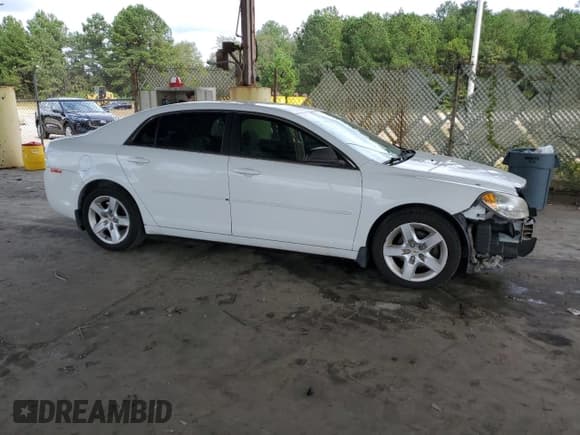 ✅ 2012 Chevrolet Malibu 1LS • VIN: 1G1ZB5E00CF225262 • Lot: 73627544. Listed on Copart with 119,992 mi. Free auction sales archive from the USA and detailed vehicle history report at DreamBid. Image 4.