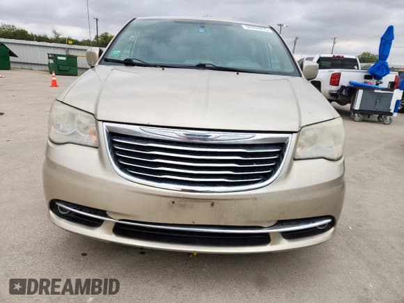 ✅ 2014 Chrysler Town & Country Touring • VIN: 2C4RC1BG7ER149131 • Лот: 90408095. Опубликован ранее на Copart с пробегом 177 948 миль. Бесплатный доступ к архиву аукционных продаж из США и подробный отчёт об истории автомобиля на DreamBid. Изображение 5.