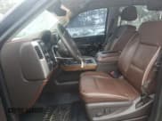 ✅ 2016 Chevrolet Silverado 1500 High Country • VIN: 3GCUKTEC2GG151654 • Lot: 81837595. Wystawiony na Copart z przebiegiem 108 036 mil. Bezpłatny archiwum sprzedaży aukcyjnych z USA i szczegółowy raport historii pojazdu na DreamBid. Zdjęcie 7.