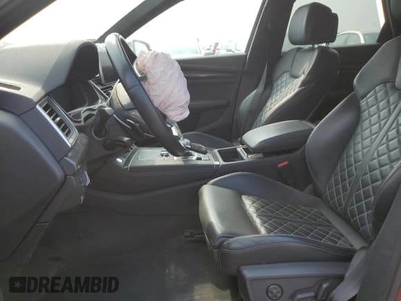 ✅ 2018 Audi SQ5 • VIN: WA1A4BFY9J2124981 • Lot: 63894374. Wystawiony na Copart z przebiegiem 59 602 mil. Bezpłatny archiwum sprzedaży aukcyjnych z USA i szczegółowy raport historii pojazdu na DreamBid. Zdjęcie 7.