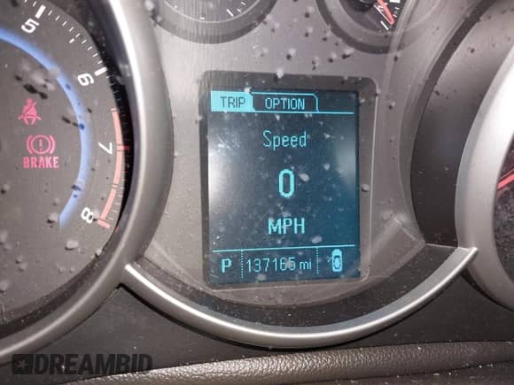 2015 Chevrolet Cruze LS z VIN 1G1PA5SH4F7209231, wystawiony jako IAAI lot #43335340 z przebiegiem 137 165 mil mil oraz . Historia ofert i sprzedaży dostępna na DreamBid. Obrazek 15.