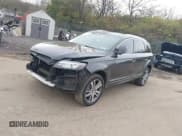 ✅ 2015 Audi Q7 Premium Plus • VIN: WA1LGAFE6FD018404 • Lot: 43781827. Wystawiony na IAAI z przebiegiem 161 962 mil. Bezpłatny archiwum sprzedaży aukcyjnych z USA i szczegółowy raport historii pojazdu na DreamBid. Zdjęcie 18.