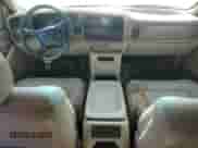 2001 Chevrolet Suburban LS с VIN 1GNFK16T91J230523, выставлен на аукционе Copart как лот 78704934 с пробегом Не указан миль и Чистый • Clean title. История ставок и продаж доступна на DreamBid. Изображение 8.