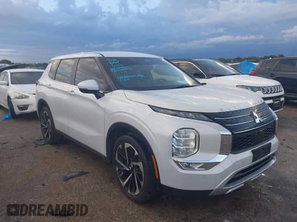 2024 Mitsubishi Outlander SE z VIN JA4J3VA81RZ009113, wystawiony jako IAAI lot #43244317 z przebiegiem 99 284 mil mil oraz . Historia ofert i sprzedaży dostępna na DreamBid. Obrazek 1.