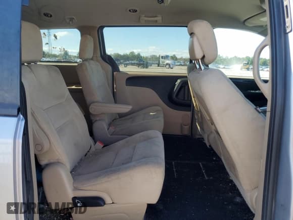 ✅ 2015 Dodge Grand Caravan SXT • VIN: 2C4RDGCG5FR548359 • Lot: 82375145. Wystawiony na Copart z przebiegiem 119 249 mil. Bezpłatny archiwum sprzedaży aukcyjnych z USA i szczegółowy raport historii pojazdu na DreamBid. Zdjęcie 11.