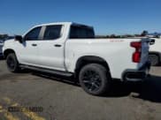 ✅ 2021 Chevrolet Silverado 1500 LT Trail Boss • VIN: 1GCPYFED0MZ287721 • Lot: 85778525. Wystawiony na Copart z przebiegiem 69 174 mil. Bezpłatny archiwum sprzedaży aukcyjnych z USA i szczegółowy raport historii pojazdu na DreamBid. Zdjęcie 2.