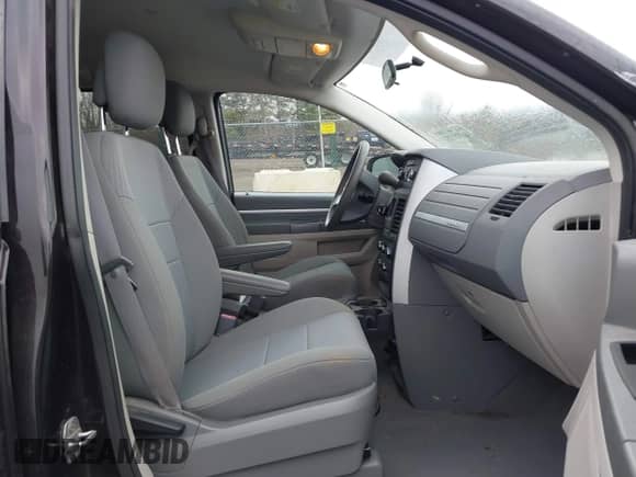 2010 Dodge Grand Caravan SE with VIN 2D4RN4DE2AR335292, listed as a IAAI auction lot 41721357 with 149,468 mi miles and . Bid and sale history available at DreamBid. Image 5.