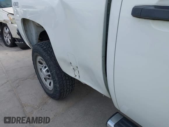 ✅ 2013 Chevrolet Silverado 2500HD Work Truck • VIN: 1GC1KVCG4DF184589 • Lot: 43727828. Wystawiony na IAAI z przebiegiem 201 125 mil. Bezpłatny archiwum sprzedaży aukcyjnych z USA i szczegółowy raport historii pojazdu na DreamBid. Zdjęcie 6.