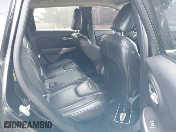 ✅ 2017 Jeep Cherokee Limited • VIN: 1C4PJMDS2HW606827 • Lot: 42037856. Wystawiony na IAAI z przebiegiem 89 477 mil. Bezpłatny archiwum sprzedaży aukcyjnych z USA i szczegółowy raport historii pojazdu na DreamBid. Zdjęcie 8.