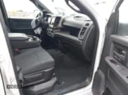 ✅ 2022 Ram 2500 Tradesman • VIN: 3C6UR5HJ0NG165929 • Лот: 43433041. Опубликован ранее на IAAI с пробегом 57 217 миль. Бесплатный доступ к архиву аукционных продаж из США и подробный отчёт об истории автомобиля на DreamBid. Изображение 5.