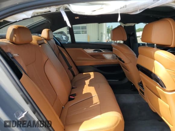 ✅ 2018 BMW 7 Series 750i • VIN: WBA7F0C55JGM22484 • Лот: 67475724. Опубликован ранее на Copart с пробегом 40 048 миль. Бесплатный доступ к архиву аукционных продаж из США и подробный отчёт об истории автомобиля на DreamBid. Изображение 10.