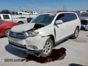 ✅ 2013 Toyota Highlander Plus • VIN: 5TDZK3EH8DS121833 • Лот: 85867595. Опубликован ранее на Copart с пробегом 181 329 миль. Бесплатный доступ к архиву аукционных продаж из США и подробный отчёт об истории автомобиля на DreamBid. Изображение 1.