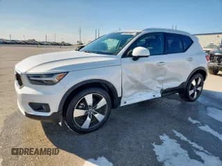 ✅ 2021 Volvo XC40 Momentum • VIN: YV4162UK0M2447154 • Lot: 85842665. Listed on Copart with 36,990 mi. Free auction sales archive from the USA and detailed vehicle history report at DreamBid. Image 1.