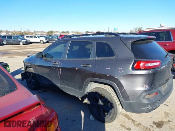 ✅ 2016 Jeep Cherokee Sport • VIN: 1C4PJLAS4GW329773 • Лот: 41300023. Опубликован ранее на IAAI с пробегом 101 912 миль. Бесплатный доступ к архиву аукционных продаж из США и подробный отчёт об истории автомобиля на DreamBid. Изображение 15.