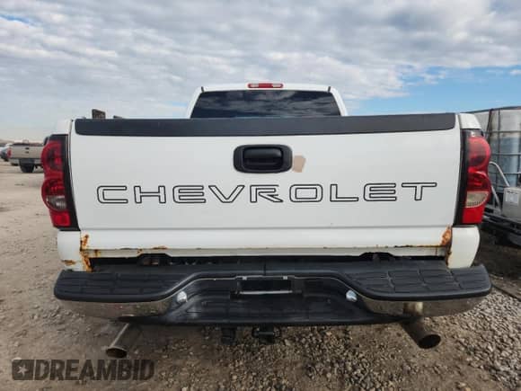 2005 Chevrolet Silverado 1500 Z71 z VIN 1GCEK19Z05Z145775, wystawiony jako Copart lot #87466235 z przebiegiem 275 711 mil mil oraz Szkoda całkowita • Salvage title. Historia ofert i sprzedaży dostępna na DreamBid. Obrazek 6.