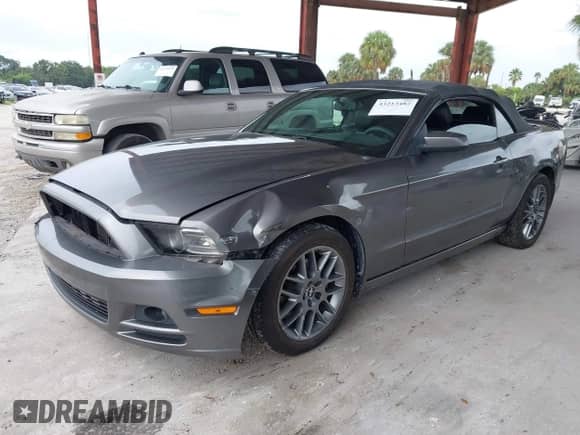 2014 Ford Mustang V6 с VIN 1ZVBP8EM7E5246694, выставлен на аукционе IAAI как лот 43213482 с пробегом 204 803 миль миль и . История ставок и продаж доступна на DreamBid. Изображение 2.