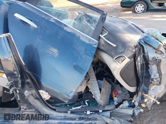 ✅ 2017 Nissan Sentra SL • VIN: 3N1AB7AP5HY217521 • Lot: 42505495. Listed on IAAI with Not provided. Free auction sales archive from the USA and detailed vehicle history report at DreamBid. Image 5.