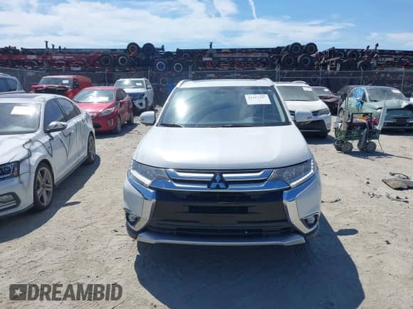 2018 Mitsubishi Outlander SE with VIN JA4AD3A38JZ053880, listed as a IAAI auction lot 43217197 with 131,340 mi miles and . Bid and sale history available at DreamBid. Image 12.