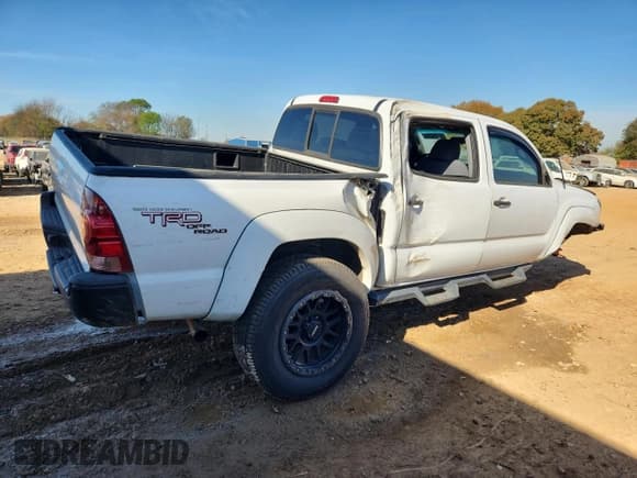✅ 2008 Toyota Tacoma PreRunner • VIN: 5TEJU62NX8Z557403 • Lot: 92495005. Listed on Copart with 164,042 mi. Free auction sales archive from the USA and detailed vehicle history report at DreamBid. Image 3.