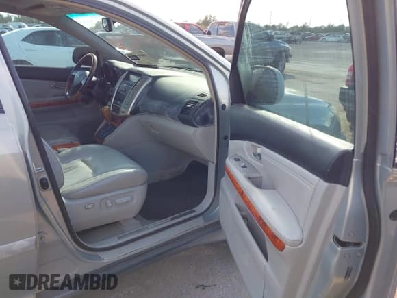 ✅ 2008 Lexus RX 350 • VIN: 2T2GK31U28C034286 • Лот: 43697076. Опубликован ранее на IAAI с пробегом 156 202 миль. Бесплатный доступ к архиву аукционных продаж из США и подробный отчёт об истории автомобиля на DreamBid. Изображение 5.