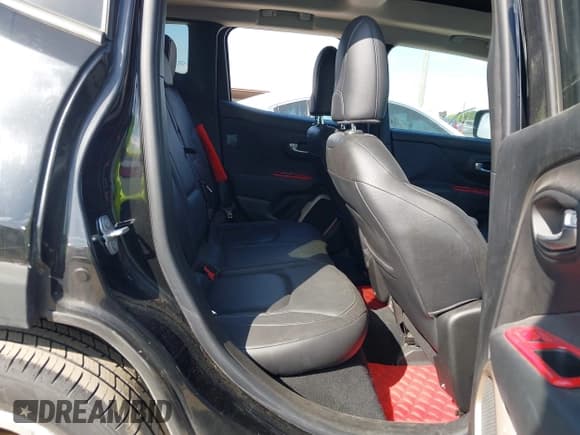 ✅ 2016 Jeep Renegade Limited • VIN: ZACCJADT7GPE30360 • Lot: 42012541. Listed on IAAI with 81,409 mi. Free auction sales archive from the USA and detailed vehicle history report at DreamBid. Image 8.