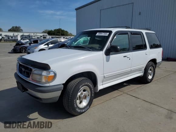 ✅ 1998 Ford Explorer XL • VIN: 1FMZU34E5WZA88594 • Lot: 50847355. Listed on Copart with 146,183 mi. Free auction sales archive from the USA and detailed vehicle history report at DreamBid. Image 1.
