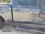 ✅ 2019 Chevrolet Silverado 1500 LT • VIN: 3GCUYDED5KG292241 • Lot: 43396399. Wystawiony na IAAI z przebiegiem 121 506 mil. Bezpłatny archiwum sprzedaży aukcyjnych z USA i szczegółowy raport historii pojazdu na DreamBid. Zdjęcie 18.