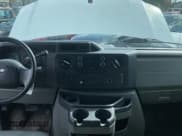 ✅ 2009 Ford Econoline Commercial • VIN: 1FDWE35LX9DA36683 • Lot: 50453625. Wystawiony na Copart z przebiegiem 309 448 mil. Bezpłatny archiwum sprzedaży aukcyjnych z USA i szczegółowy raport historii pojazdu na DreamBid. Zdjęcie 9.