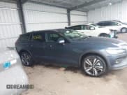 ✅ 2025 Volvo V60 Plus • VIN: YV4L12WK3S2149148 • Лот: 42567146. Опубликован ранее на IAAI с пробегом 1 816 миль. Бесплатный доступ к архиву аукционных продаж из США и подробный отчёт об истории автомобиля на DreamBid. Изображение 13.