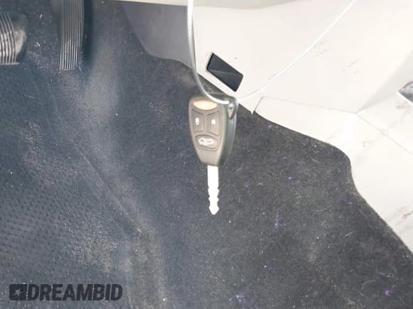 ✅ 2006 Jeep Commander Limited • VIN: 1J8HG58N86C141698 • Lot: 43474401. Wystawiony na IAAI z przebiegiem 204 238 mil. Bezpłatny archiwum sprzedaży aukcyjnych z USA i szczegółowy raport historii pojazdu na DreamBid. Zdjęcie 11.