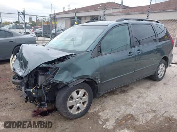 2005 Toyota Sienna LE z VIN 5TDZA23C75S363339, wystawiony jako IAAI lot #43459567 z przebiegiem 184 187 mil mil oraz . Historia ofert i sprzedaży dostępna na DreamBid. Obrazek 18.
