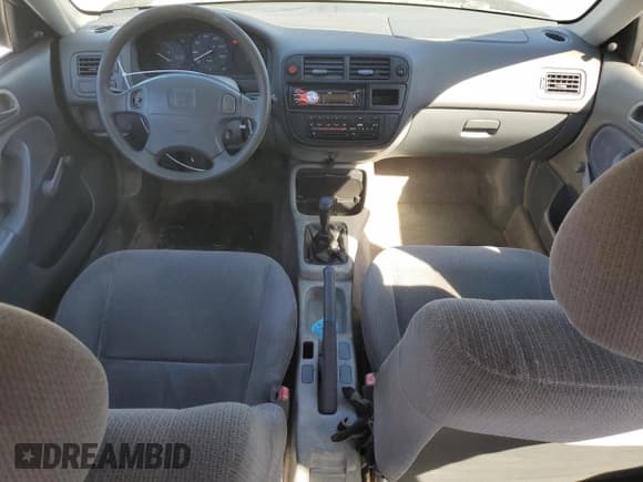 ✅ 1996 Honda Civic DX • VIN: 1HGEJ652XTL049503 • Lot: 47297105. Wystawiony na Copart z przebiegiem 217 417 mil. Bezpłatny archiwum sprzedaży aukcyjnych z USA i szczegółowy raport historii pojazdu na DreamBid. Zdjęcie 8.