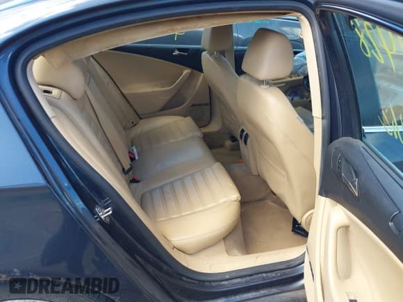 ✅ 2008 Volkswagen Passat VR6 • VIN: WVWDU73C78E053569 • Lot: 42761428. Listed on IAAI with 223,296 mi. Free auction sales archive from the USA and detailed vehicle history report at DreamBid. Image 8.