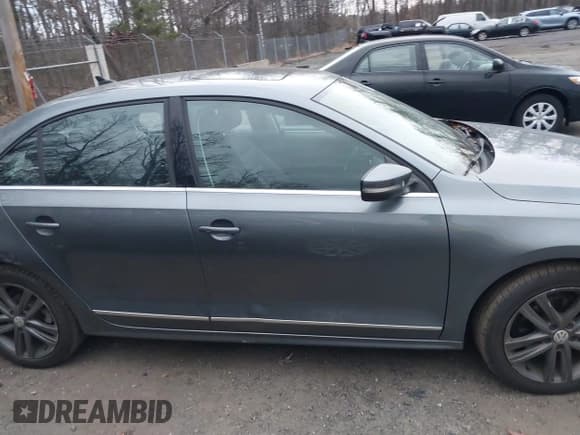 ✅ 2018 Volkswagen Jetta SEL • VIN: 3VWL17AJ0JM209020 • Lot: 43780042. Listed on IAAI with 24,548 mi. Free auction sales archive from the USA and detailed vehicle history report at DreamBid. Image 13.