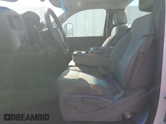 ✅ 2015 Chevrolet Silverado 2500HD Work Truck • VIN: 1GB0CUEG6FZ516103 • Lot: 80951675. Wystawiony na Copart z przebiegiem 356 131 mil. Bezpłatny archiwum sprzedaży aukcyjnych z USA i szczegółowy raport historii pojazdu na DreamBid. Zdjęcie 7.