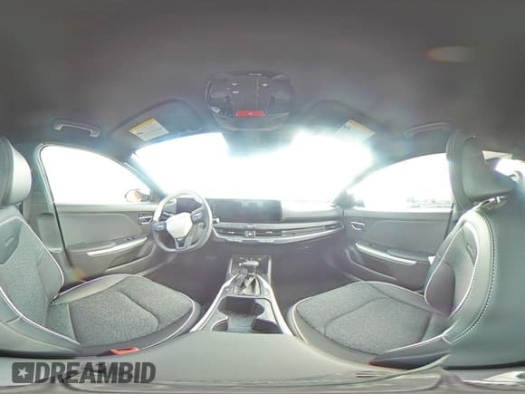 ✅ 2025 Kia K4 GT-Line • VIN: 3KPFW4DE6SE150808 • Lot: 65507405. Wystawiony na Copart z przebiegiem 963 mil. Bezpłatny archiwum sprzedaży aukcyjnych z USA i szczegółowy raport historii pojazdu na DreamBid. Zdjęcie 14.