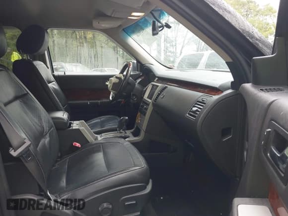 ✅ 2011 Ford Flex Limited • VIN: 2FMGK5DC4BBD05718 • Lot: 43250116. Wystawiony na IAAI z przebiegiem 243 935 mil. Bezpłatny archiwum sprzedaży aukcyjnych z USA i szczegółowy raport historii pojazdu na DreamBid. Zdjęcie 5.