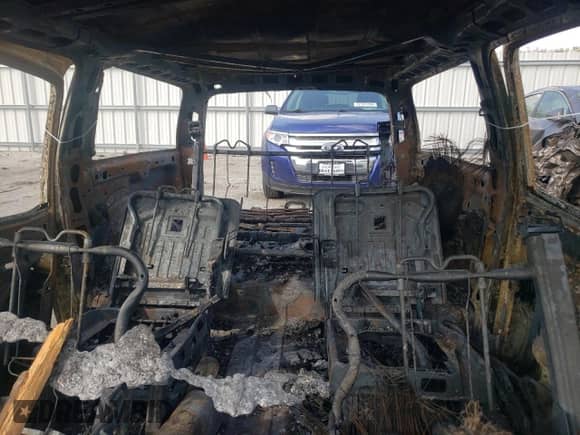 2005 Chevrolet Suburban LT z VIN 3GNFK16Z25G160052, wystawiony jako Copart lot #71849184 z przebiegiem Nie podano mil oraz Czysty tytuł • Clean title. Historia ofert i sprzedaży dostępna na DreamBid. Obrazek 10.