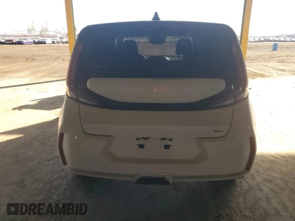 ✅ 2023 Kia Soul GT-Line • VIN: KNDJ53AU6P7847924 • Lot: 87103115. Wystawiony na Copart z przebiegiem 21 264 mil. Bezpłatny archiwum sprzedaży aukcyjnych z USA i szczegółowy raport historii pojazdu na DreamBid. Zdjęcie 6.