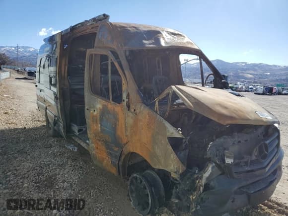 ✅ 2016 Freightliner Sprinter • VIN: WDYFE8CD7GP345041 • Lot: 68692074. Listed on Copart with Not provided. Free auction sales archive from the USA and detailed vehicle history report at DreamBid. Image 4.