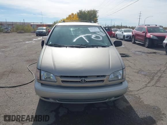 ✅ 2000 Toyota Sienna LE • VIN: 4T3ZF13C2YU206090 • Lot: 43654135. Listed on IAAI with 262,195 mi. Free auction sales archive from the USA and detailed vehicle history report at DreamBid. Image 12.