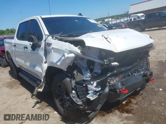 ✅ 2019 Chevrolet Silverado 1500 LT Trail Boss • VIN: 1GCPYFED0KZ349292 • Lot: 42694395. Wystawiony na IAAI z przebiegiem 118 377 mil. Bezpłatny archiwum sprzedaży aukcyjnych z USA i szczegółowy raport historii pojazdu na DreamBid. Zdjęcie 1.