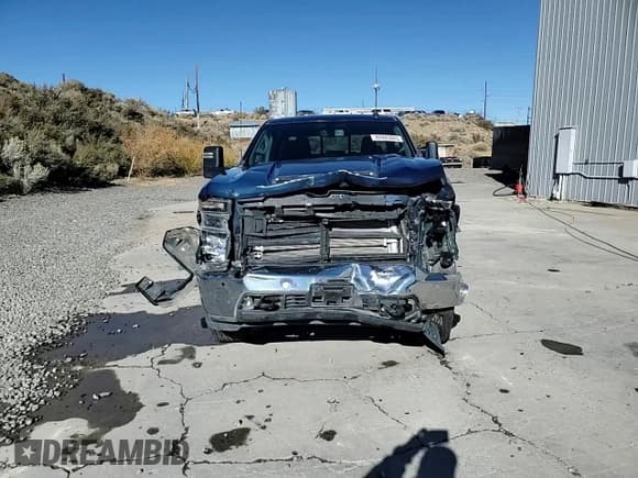 ✅ 2020 Chevrolet Silverado 2500HD LT • VIN: 1GC4YNEY5LF199327 • Lot: 89443845. Listed on Copart with 60,903 mi. Free auction sales archive from the USA and detailed vehicle history report at DreamBid. Image 13.