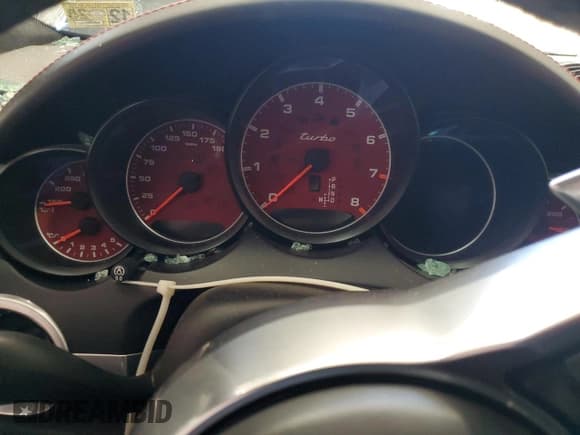 ✅ 2016 Porsche Cayenne Turbo • VIN: WP1AC2A27GLA88351 • Lot: 55738385. Wystawiony na Copart z przebiegiem Nie podano. Bezpłatny archiwum sprzedaży aukcyjnych z USA i szczegółowy raport historii pojazdu na DreamBid. Zdjęcie 9.