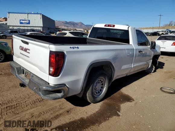 ✅ 2024 GMC Sierra 1500 • VIN: 3GTNUAED8RG219406 • Lot: 88583145. Wystawiony na Copart z przebiegiem 4 394 mil. Bezpłatny archiwum sprzedaży aukcyjnych z USA i szczegółowy raport historii pojazdu na DreamBid. Zdjęcie 3.