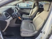 ✅ 2018 Honda Odyssey Touring • VIN: 5FNRL6H88JB027123 • Lot: 85131975. Wystawiony na Copart z przebiegiem 116 711 mil. Bezpłatny archiwum sprzedaży aukcyjnych z USA i szczegółowy raport historii pojazdu na DreamBid. Zdjęcie 7.