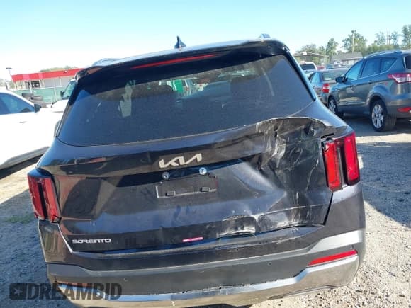 ✅ 2025 Kia Sorento S • VIN: 5XYRL4JC0SG362342 • Lot: 43345935. Wystawiony na IAAI z przebiegiem 3 676 mil. Bezpłatny archiwum sprzedaży aukcyjnych z USA i szczegółowy raport historii pojazdu na DreamBid. Zdjęcie 16.